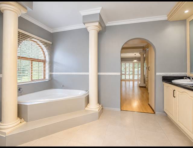 5 BEDROOM FREEHOLD FOR SALE IN FAERIE GLEN